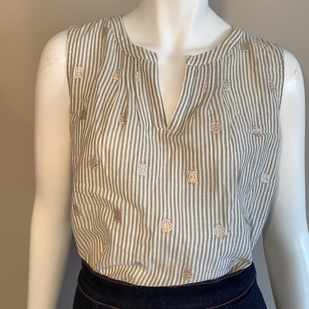 Talbots sleeveless, metallic detail top XS